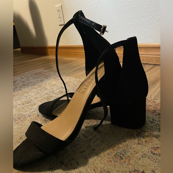 Coconuts by Matisse - Picture 3 of 3